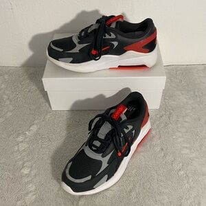 Nike Air Max Bolt GS Youth Size 4Y Dark Smoke Grey University Red